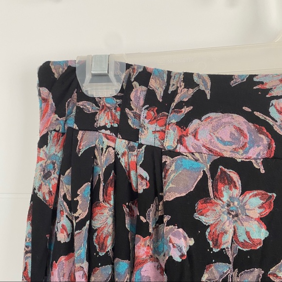 Floral hi-lo skirt - Picture 2 of 4